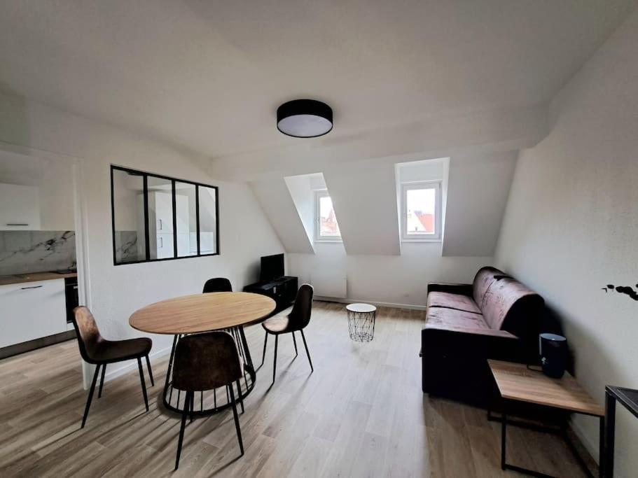 Appartement Centre Historique Avec Parking Inclus Colmar Buitenkant foto