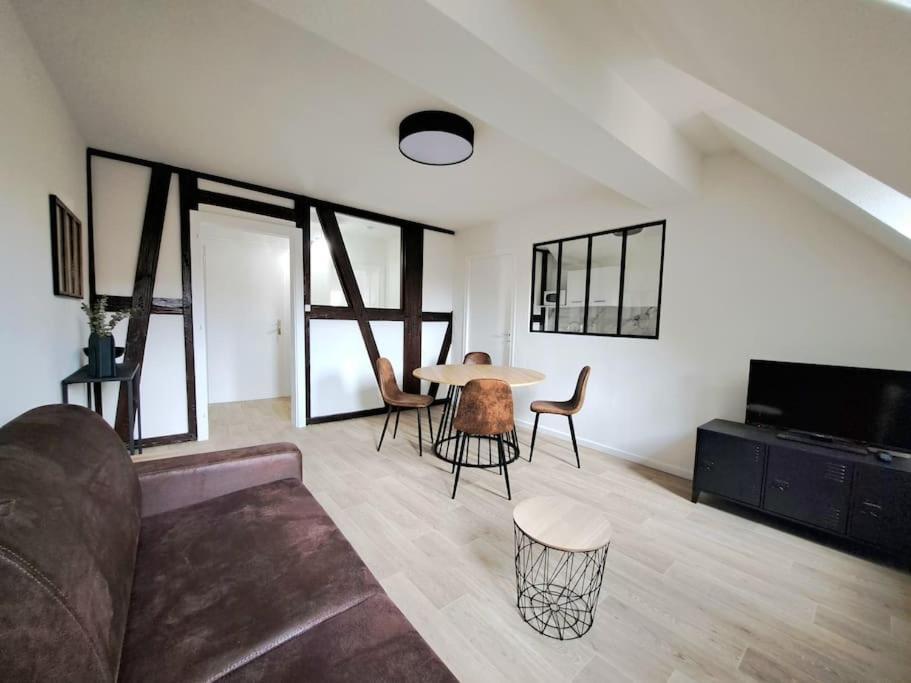 Appartement Centre Historique Avec Parking Inclus Colmar Buitenkant foto