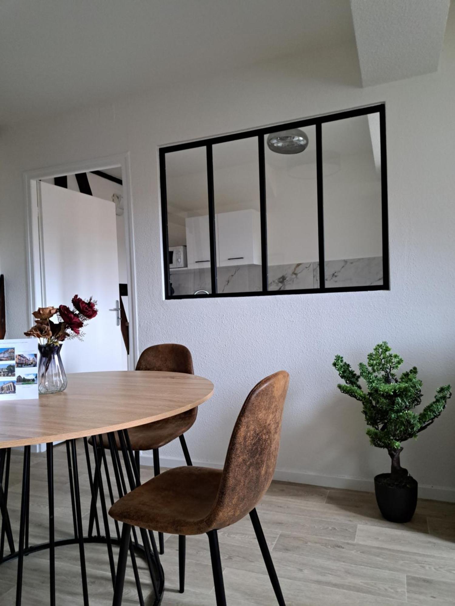 Appartement Centre Historique Avec Parking Inclus Colmar Buitenkant foto
